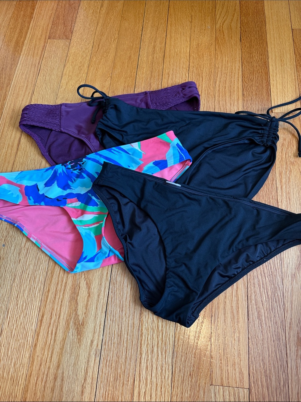 Set of 4 Swim Bikini Bottoms - Medium